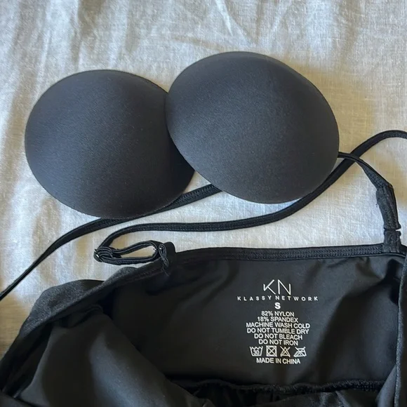 Klassy Network Size Small Deep V Black Jumpsuit - Picture 4 of 6